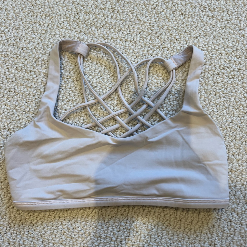 Super light pink Lululemon free to be bra size 6